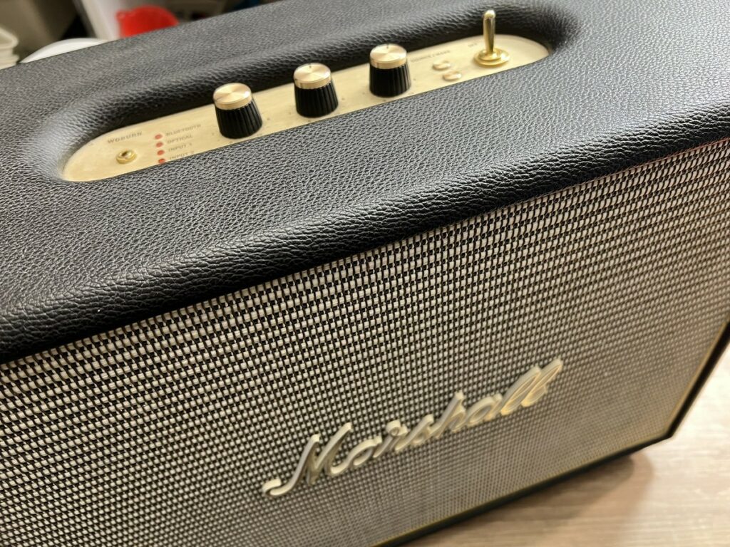 Marshall Woburn - głośnik Bluetooth, widok z przodu