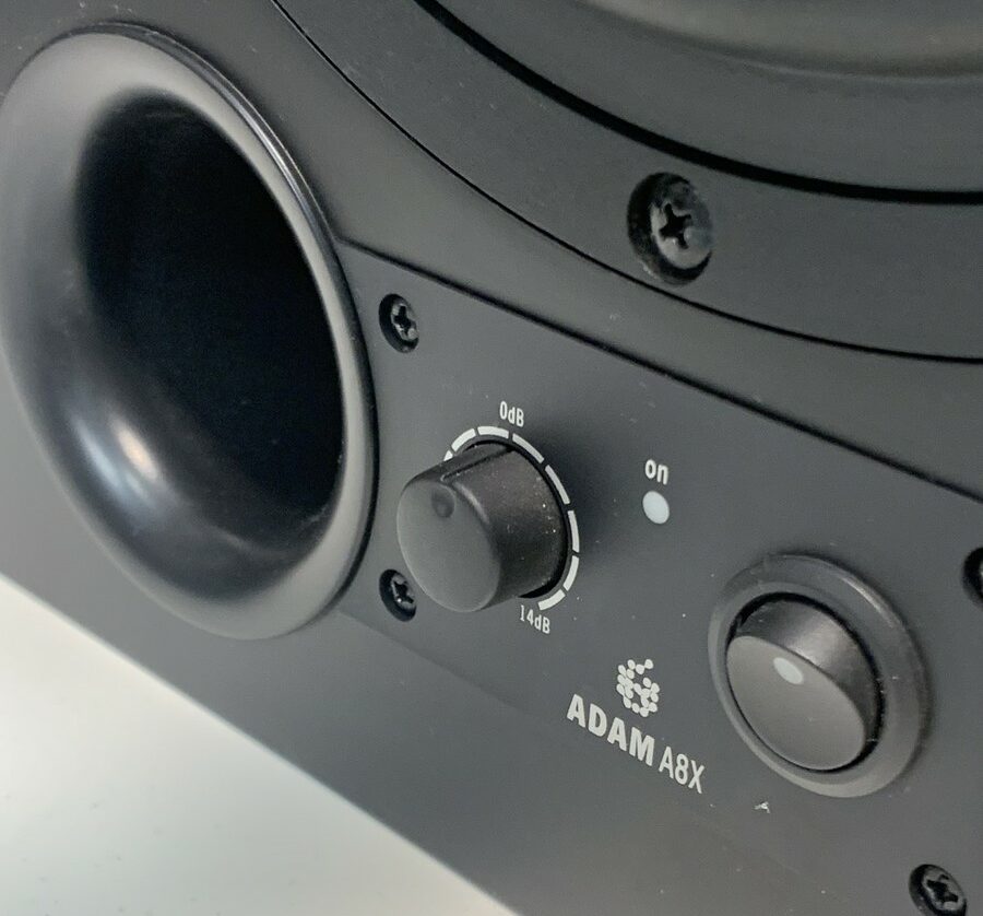 Front monitora ADAM A8X, dioda się nie świeci