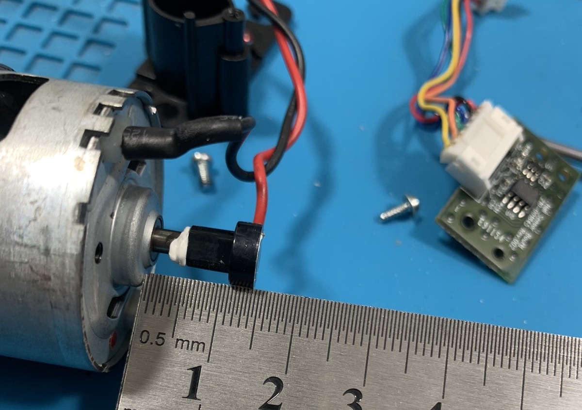 Silnik wraz z enkoderem i magnesem z kierownicy Logitech G29