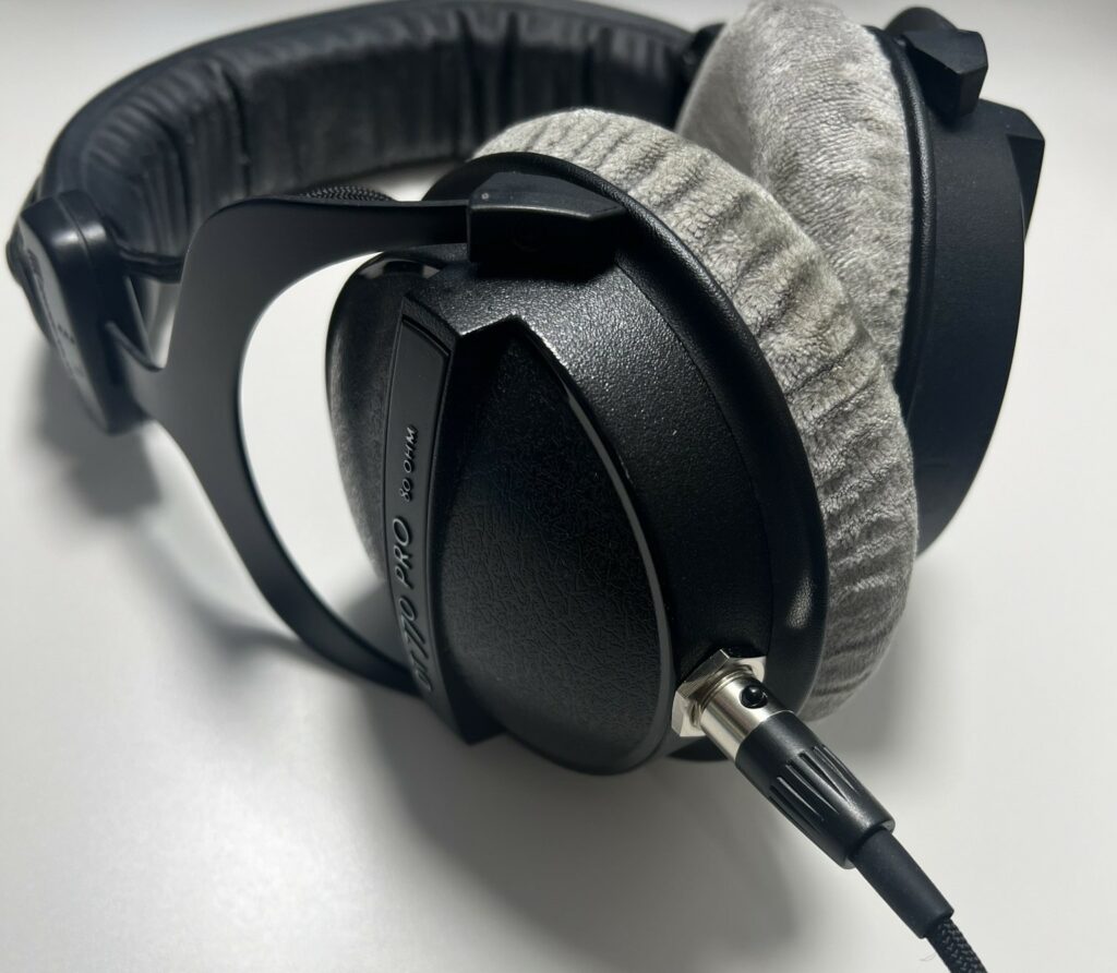 Słuchawki Beyerdynamic DT770 Pro w wersji 80Ohm po modyfikacji na odłączany przewód miniXLR.