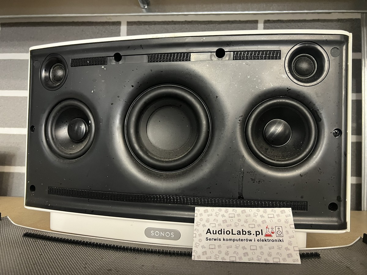 Głośnik multiroom Sonos Play:5 podczas naprawy braku dźwięku w serwisie AudioLabs.pl
